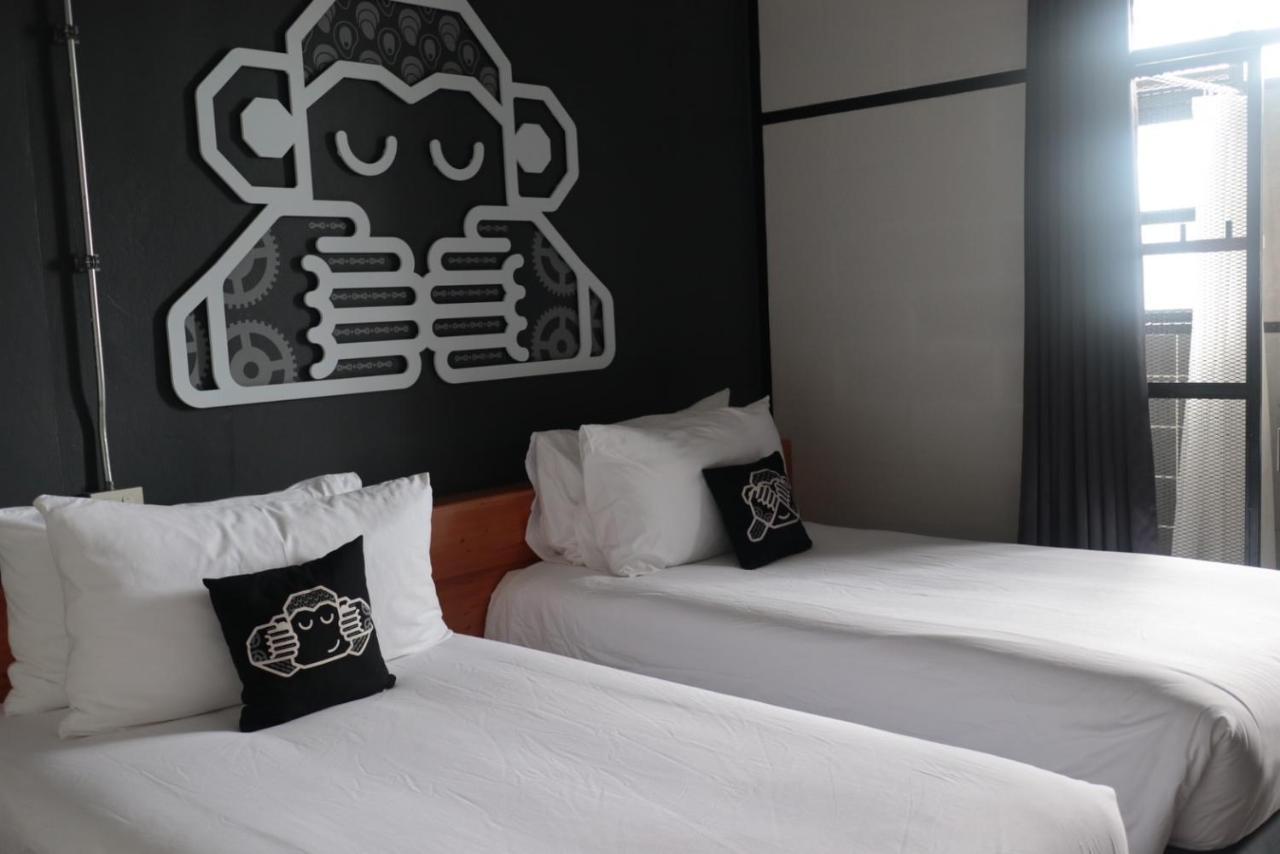 Blu Monkey Hub & Hotel Surat Thani Extérieur photo