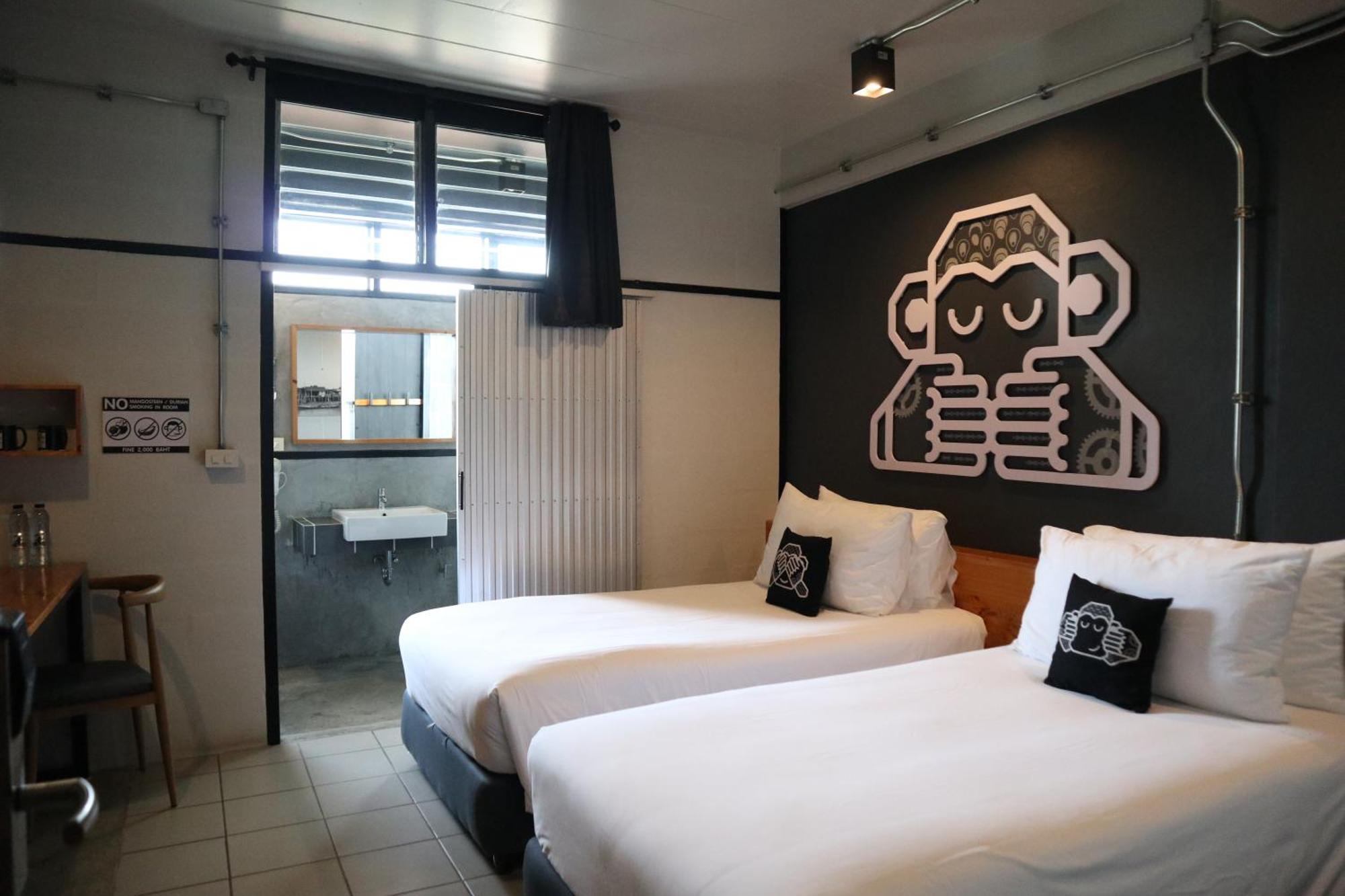 Blu Monkey Hub & Hotel Surat Thani Extérieur photo