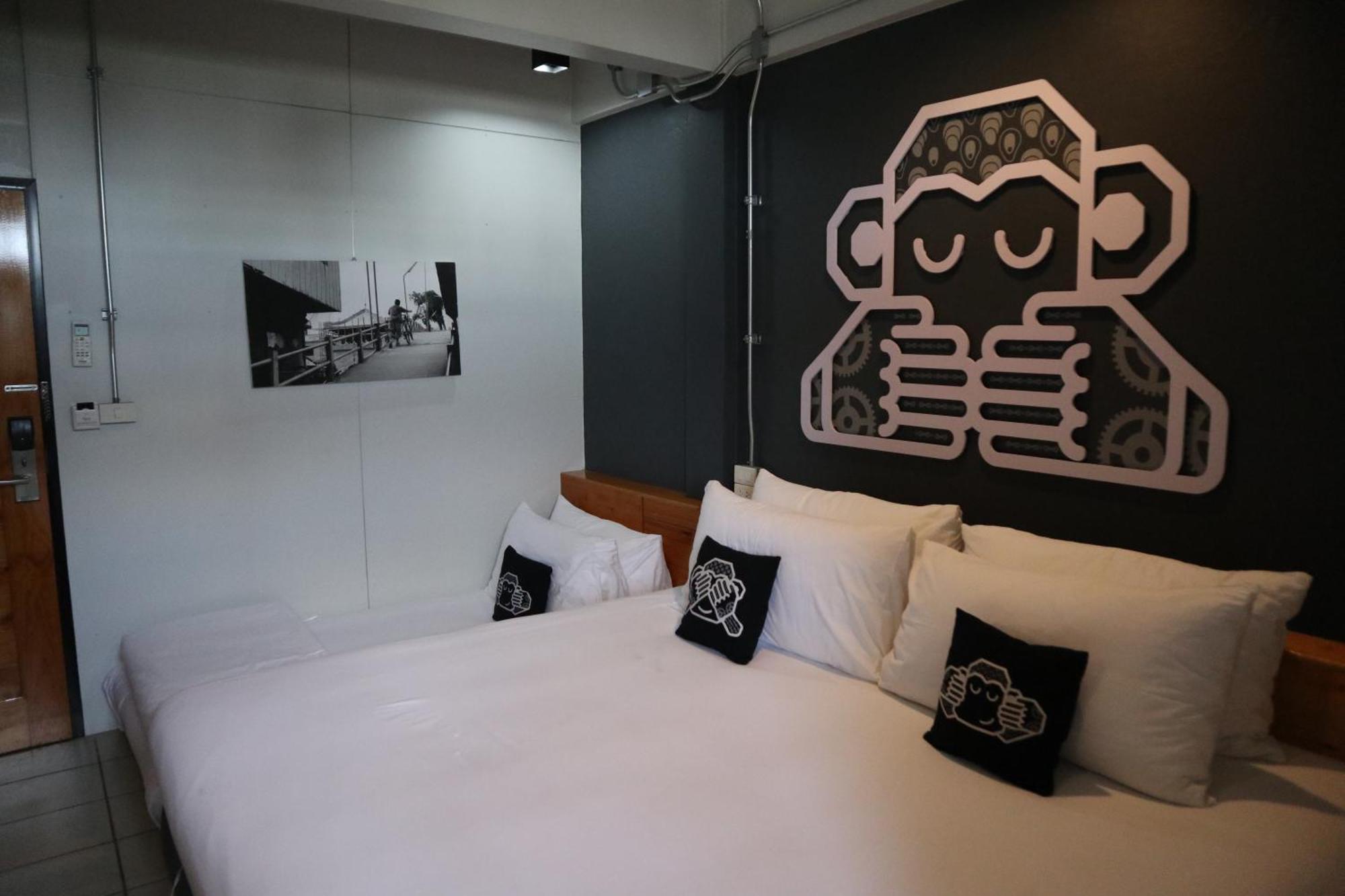 Blu Monkey Hub & Hotel Surat Thani Extérieur photo